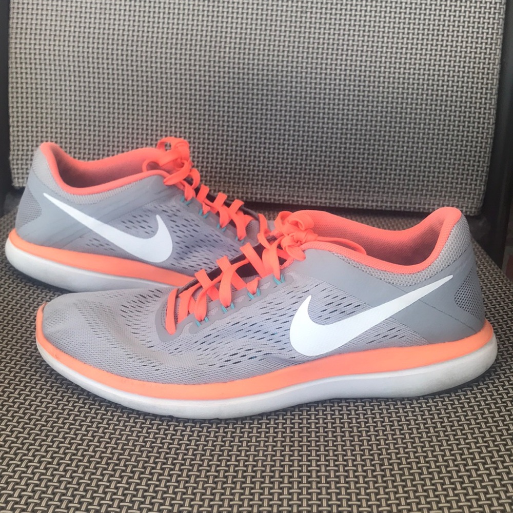 Nike free runs